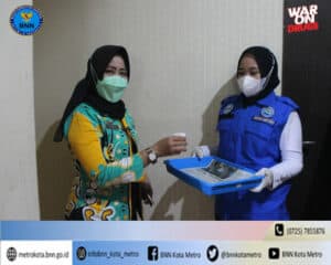 BNN KOTA METRO MELAKUKAN TEST URINE DI LINGKUNGAN BPPRD KOTA METRO BNN KOTA METRO MELAKUKAN TEST URINE DI LINGKUNGAN BPPRD KOTA METRO