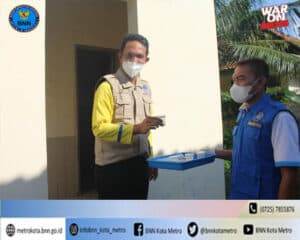 BNN Kota Metro Melakukan Test Urine Di Lingkungan Kecamatan Metro Timur Kota Metro BNN Kota Metro Melakukan Test Urine Di Lingkungan Kecamatan Metro Timur Kota Metro