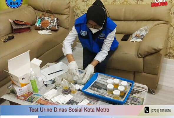 BNN Kota Metro Melakukan Test Urine Di Lingkungan Dinas Sosial Kota Metro