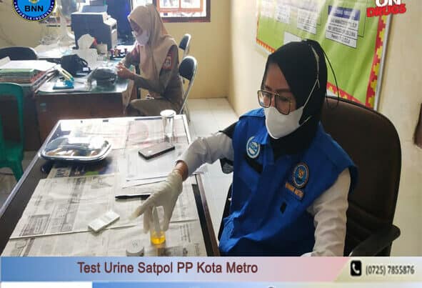 BNN Kota Metro Melakukan Test Urine Di Lingkungan Satpol PP Kota Metro