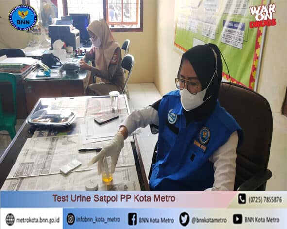 BNN Kota Metro Melakukan Test Urine Di Lingkungan Satpol PP Kota Metro BNN Kota Metro Melakukan Test Urine Di Lingkungan Satpol PP Kota Metro