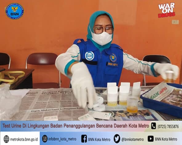BNN Kota Metro Melakukan Test Urine Di Lingkungan Badan Penaggulangan Bencana Daerah Kota Metro BNN Kota Metro Melakukan Test Urine Di Lingkungan Badan Penaggulangan Bencana Daerah Kota Metro