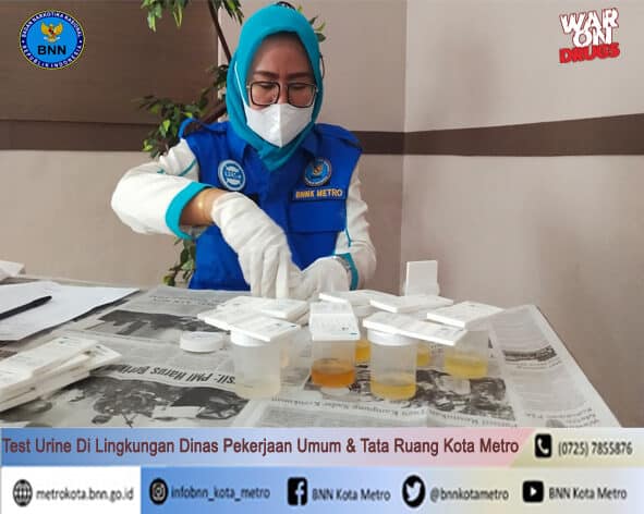 BNN Kota Metro Melakukan Test Urine Di Lingkungan Dinas Pekerjaan Umum dan Tata Ruang Kota Metro BNN Kota Metro Melakukan Test Urine Di Lingkungan Dinas Pekerjaan Umum dan Tata Ruang Kota Metro