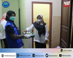 BNN Kota Metro Melakukan Test Urine Di Lingkungan Dinas Penanaman Modal dan Pelayanan Terpadu Satu Pintu Kota Metro