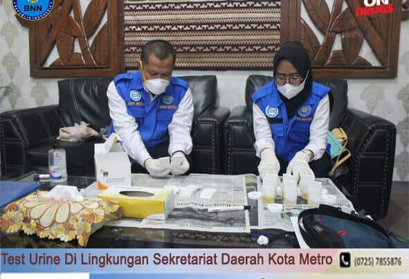 BNN Kota Metro Melakukan Test Urine Di Lingkungan Sekretariat Daerah Kota Metro