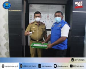 BNN Kota Metro Melakukan Test Urine Di Lingkungan Sekretariat Daerah Kota Metro
