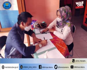 BNN Kota Metro Melakukan Test Urine Di Lingkungan Badan Penaggulangan Bencana Daerah Kota Metro