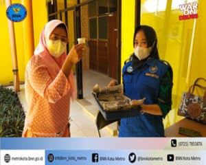 BNN Kota Metro Melakukan Test Urine Di Lingkungan Dinas Perdagangan Kota Metro BNN Kota Metro Melakukan Test Urine Di Lingkungan Dinas Perdagangan Kota Metro