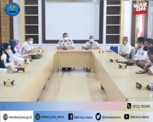 BNN Kota Metro Melakukan Test Urine Di Lingkungan Dinas Perhubungan Kota Metro