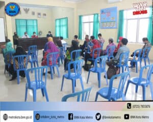 BNN Kota Metro Melakukan Test Urine Di Lingkungan Kecamatan Metro Pusat Kota Metro