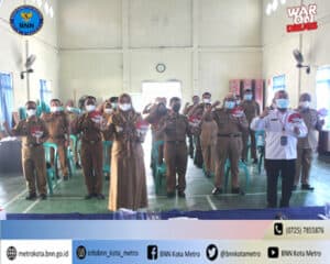 BNN Kota Metro Melakukan Test Urine Di Lingkungan Kecamatan Metro Utara Kota Metro