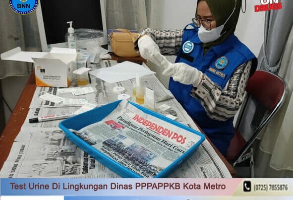 BNN Kota Metro Melakukan Test Urine Di Lingkungan Dinas Pemberdayaan Perempuan, Perlindungan Anak, Pengendalian Penduduk dan Keluarga Berencana Kota Metro