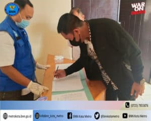 BNN Kota Metro Melakukan Test Urine Di Lingkungan Dinas Pekerjaan Umum dan Tata Ruang Kota Metro
