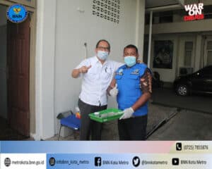 BNN Kota Metro Melakukan Test Urine Di Lingkungan Sekretariat DPRD Kota Metro