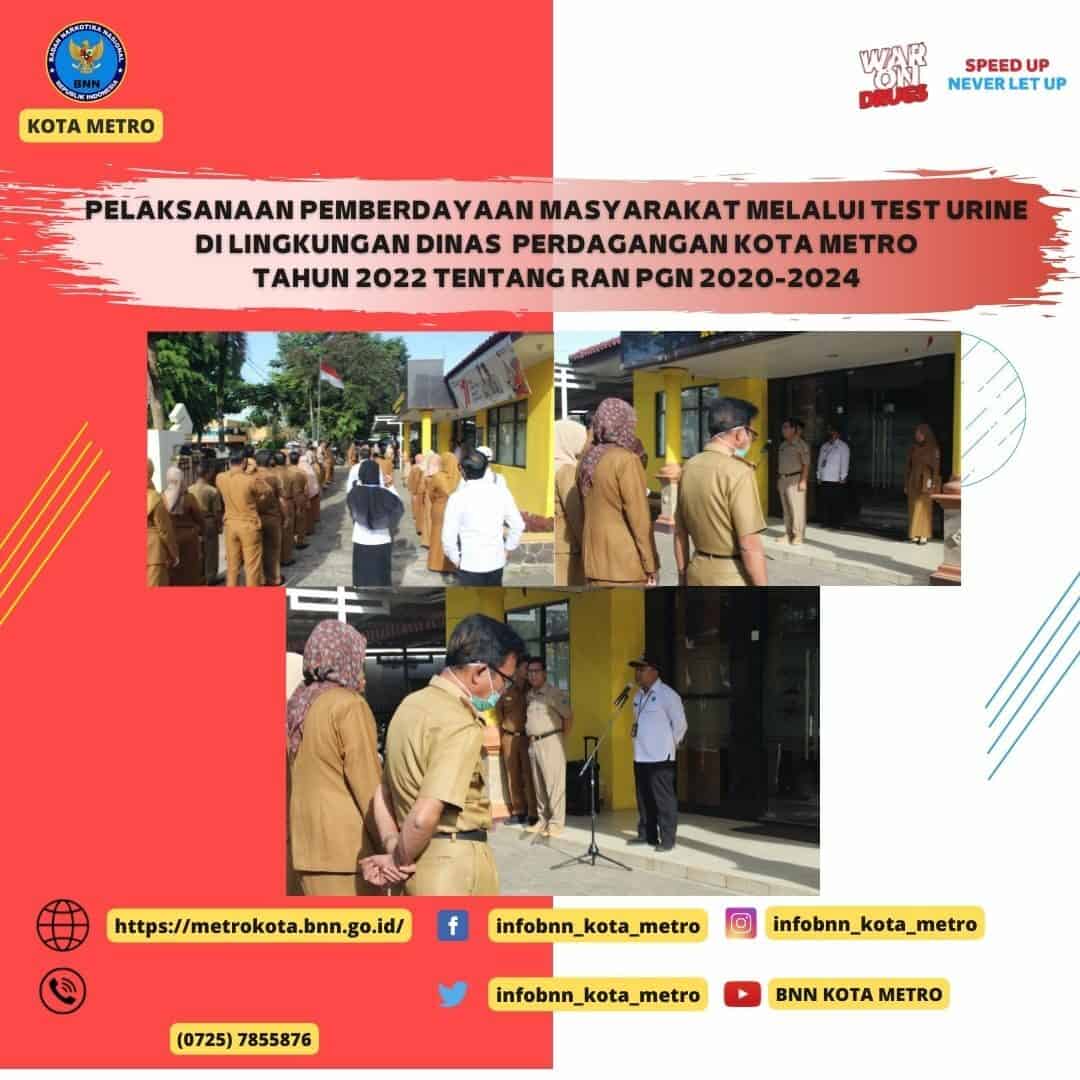 Waktu : Selasa 25 Oktober 2022 Tempat : DINAS KEPENDUDUKAN DAN CATATAN SIPIL KOTA METRO ========================= PELAKSANAAN PEMBERDAYAAN MASYARAKAT MELALUI TEST URINE DI LINGKUNGAN DINAS KEPENDUDUKAN DAN CATATAN SIPIL KOTA METRO TAHUN 2022 TENTANG RAN P4GN 2020-2024 ========================= 1. Inpres Nomor 2 Tahun 2020 tentang Rencana Aksi Nasional P4GN Tahun 2020-2024; 2. Peraturan Daerah Kota Metro Nomor 5 Tahun 2019 tentang Pencegahan terhadap Penyalahgunaan dan Peredaran Gelap Narkotika dan Prekursor Narkotika; 3. Surat Perintah Kepala BNN Kota Metro Nomor Sprin/174/X/Ka/CM.01/2022/BNNK tanggal 24 Oktober 2022 tentang Petugas Pelaksanaan Test Urine bagi Pegawai/ASN pada OPD/Satker di lingkungan Pemerintah Kota Metro; Dalam rangka implementasi Inpres Nomor 2 Tahun 2020 di lingkungan Pemerintah Kota Metro, pada hari ini Selasa tanggal 25 Oktober 2022 mulai pukul 09.30 wib s/d selesai bertempat di Dinas Kependudukan dan Catatan Sipil Kota Metro , Kepala BNN Kota Metro yang diwakili oleh Tim Test Urine BNN Kota Metro melaksanaan giat test urine bagi 10(sepuluh) orang Pegawai/ASN di lingkungan Dinas Kependudukan dan Catatan Sipil Kota Metro. Kegiatan test urine didahului dengan Sosialisasi P4GN serta dilaksanakan dengan mematuhi protokol kesehatan Covid-19. Kegiatan dibuka dengan sambutan dari Sekretaris Dinas Kependudukan dan Catatan Sipil Kota Metro Bapak Supratma yang menyampaikan terima kasih dan apresiasinya kepada BNN Kota Metro atas kerjasamanya dalam pelaksanaan deteksi dini narkoba melalui test urine bagi Pegawai/ASN di lingkungan Dinas Kependudukan dan Catatan Sipil Kota Metro. Kegiatan ini merupakan respon wujud keseriusan komitmen Pemerintah Kota Metro untuk perang melawan kejahatan narkoba di lingkungan instansi pemerintah daerah. Dari 10 sampel urine pegawai yang dianalisa didapati tidak satupun ASN/Pegawai peserta test urine yang terindikasi menyalahgunakan narkoba (0 positif) Kegiatan deteksi dini narkoba melalui test urine ini sekaligus sebagai wujud nyata pelaksanaan amanat Instruksi Presiden Nomor 2 Tahun 2020 tentang Rencana Aksi Nasional P4GN Tahun 2020-2024 di lingkungan Pemerintah Kota Metro. Kegiatan ini juga menunjukkan sinergitas antara BNN Kota Metro dengan pemerintah daerah dalam mensukseskan pelaksanaan Program P4GN khususnya di wilayah administratif Kota Metro untuk menciptakan Metro bersih narkoba. Demikian dilaporkan. #WarOnDrugs #stopnarkoba #cegahnarkoba #berantasnarkoba #bnnkotametro #Inpres2Tahun2020 #Metrobersinar #Lampungbersinar #Indonesiab ersinar #bersihnarkobabersihcovid-19 #beranitolakberanirehabberanilapor Selengkapnya Foto Kegiatan bisa di lihat di sini : FACEBOOK BNN KOTA METRO e-mail : bnnkotametro@gmail.com Web : www.metrokota.bnn.go.id Facebook : @bnnkotametro Twitter : @bnnkotametro Instagram :@infobnn_kota_metro EBOOK BNN KOTA METRO e-mail : bnnkotametro@gmail.com Web : www.metrokota.bnn.go.id Facebook : @bnnkotametro Twitter : @bnnkotametro Instagram :@infobnn_kota_metro